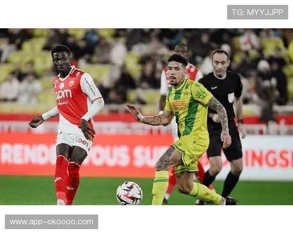 摩纳哥球迷失落神情，球队连败打击