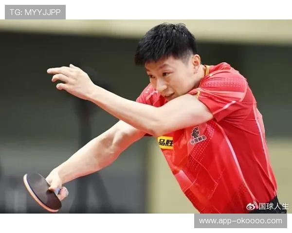 奥马利凭借身高臂展优势与精准反击,第三回合锁定胜局。 奥马利凭借身高臂展优势与精准反击,第三回合锁定胜局。